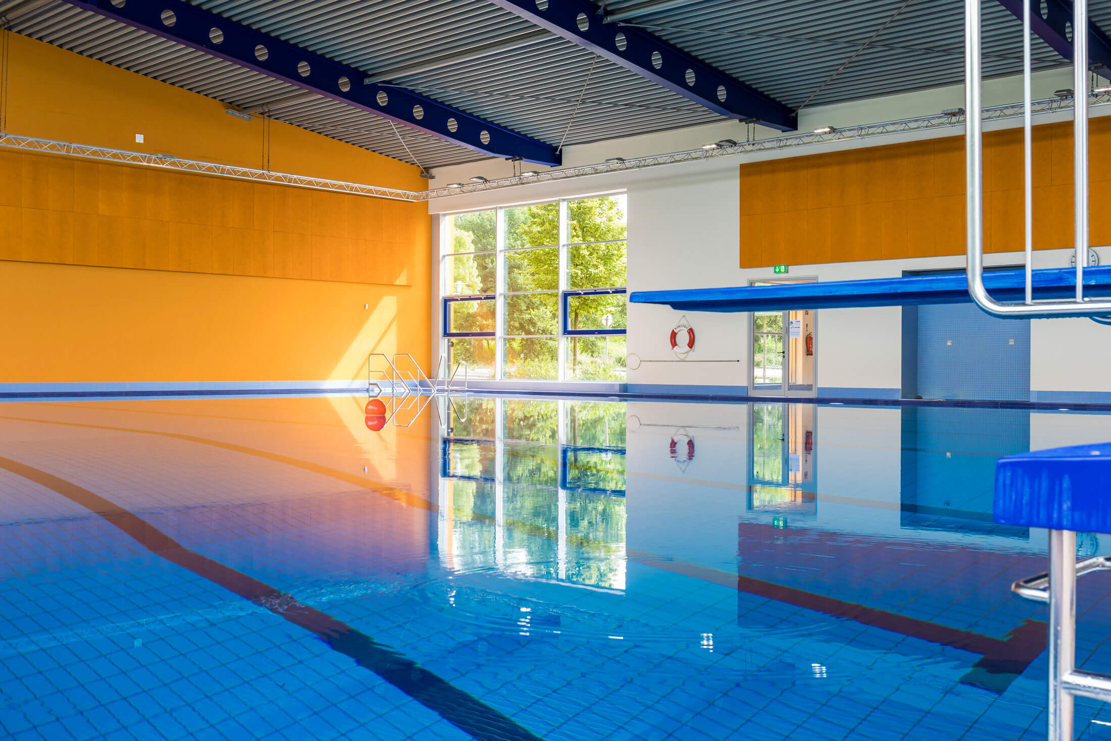Neanderbad_Sportbecken_Schwimmbahnen