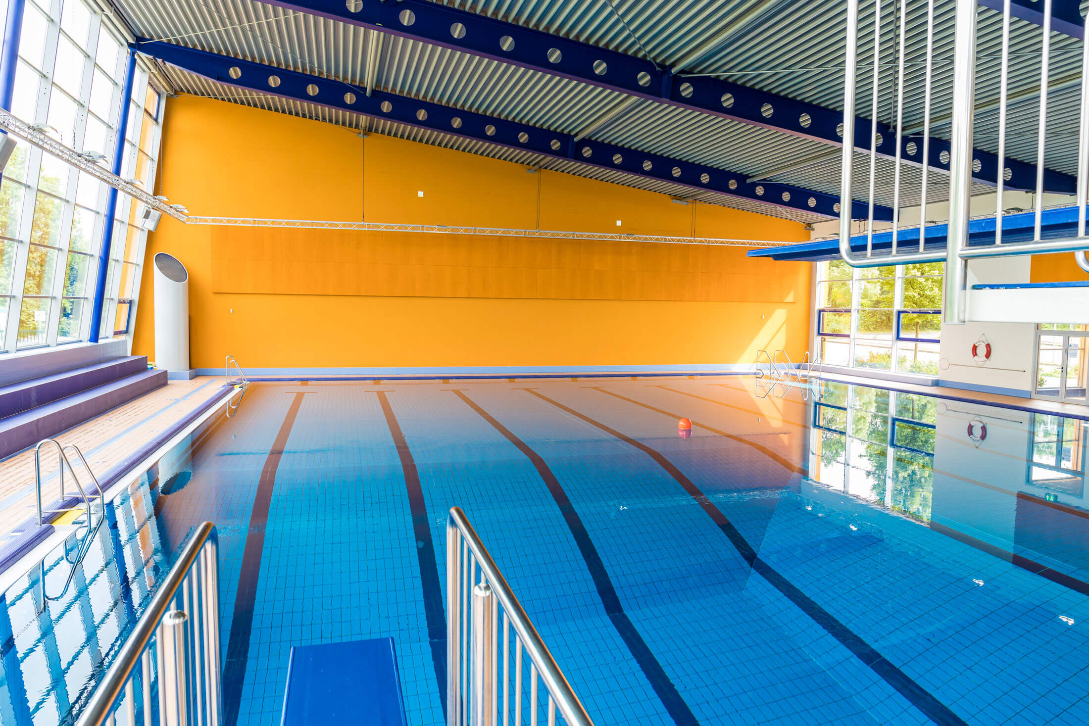 Neanderbad_Sportbecken_Bahnen